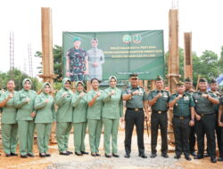 Danrem 033/WP bersama Ibu ketua Persit KCK Koorcab Rem 033 Letakkan Bata Pertama Pembangunan Kantor Persit