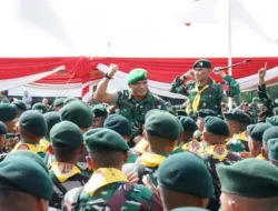 Upacara  Keberangkatan 450 Personil Satgas Pamtas Kewilayahan RI–PNG Yonif 136/Tuah Sakti